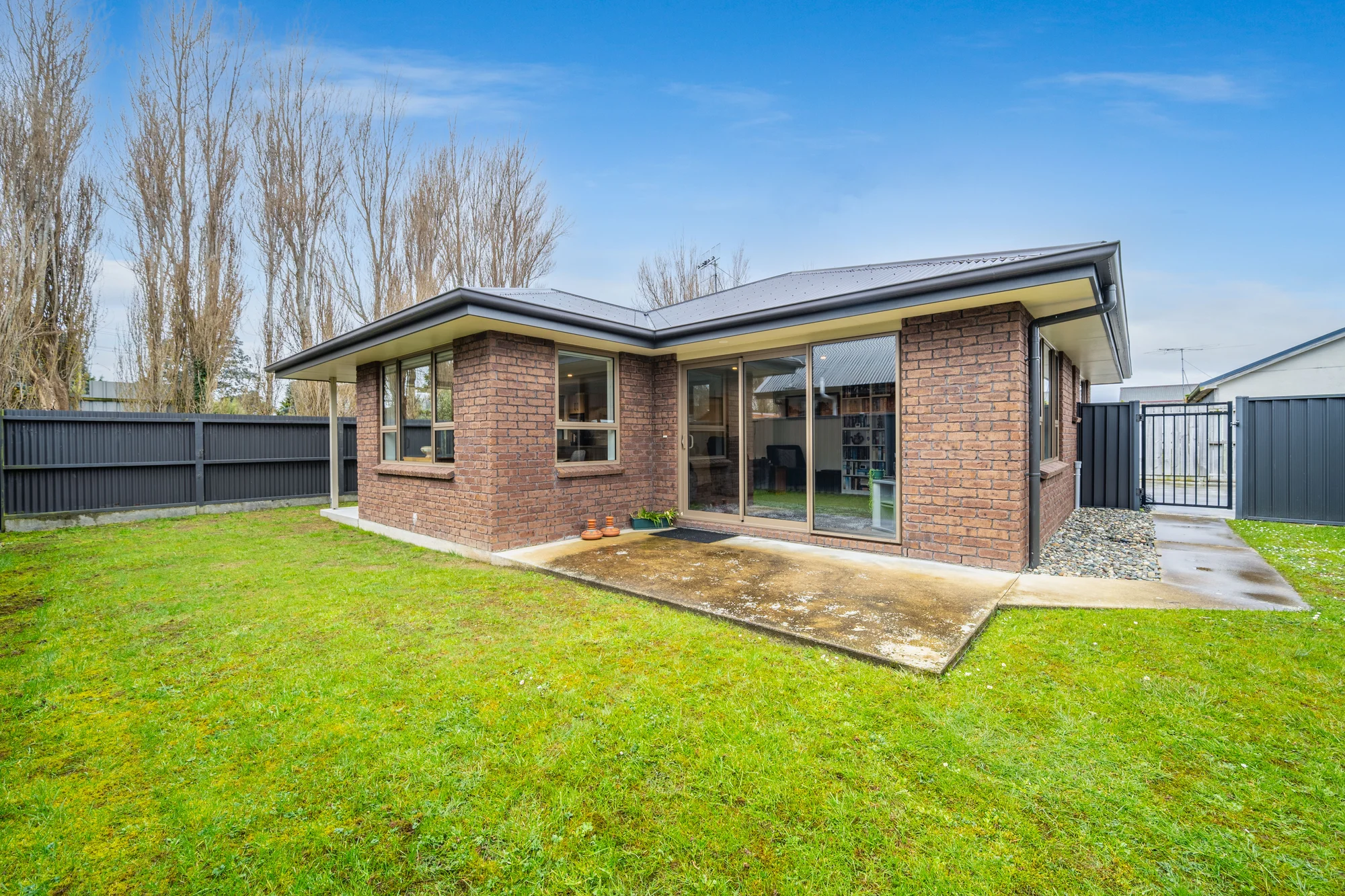 Hawthorndale 2 Bedroom Tucked Away at the Back