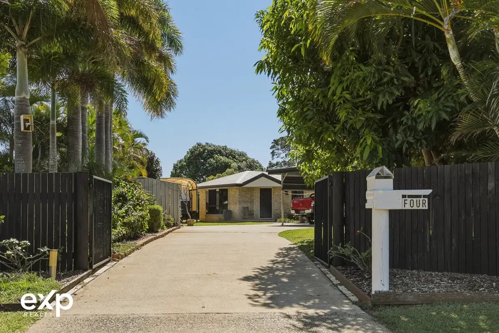 Slade Point 5 Slaapkamer Beachside Private Entertainer...5 Bedrooms plus Space for the Boat & Caravan