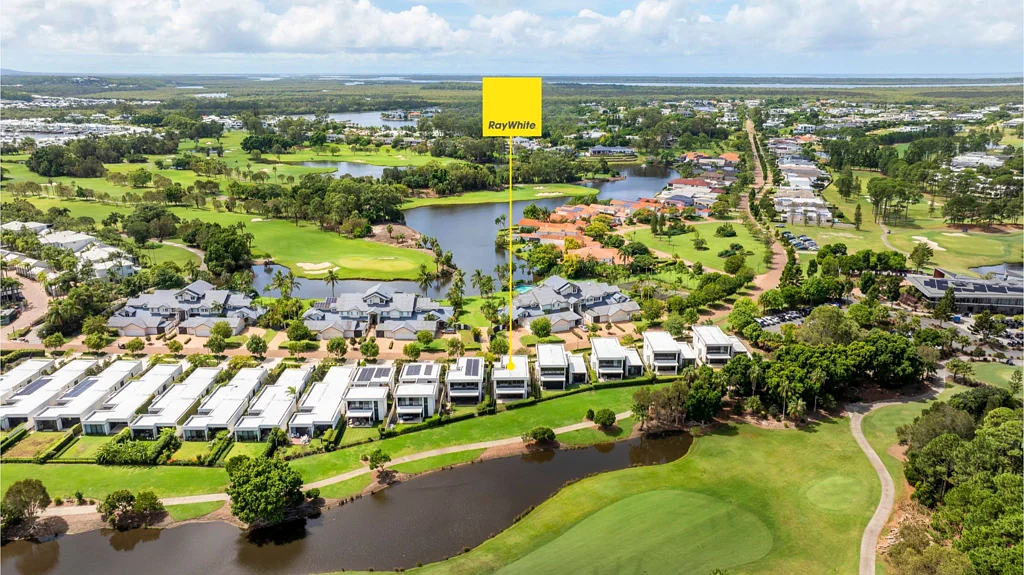 Hope Island 3침실 Must sell! Golf Front House in Sanctuary Cove