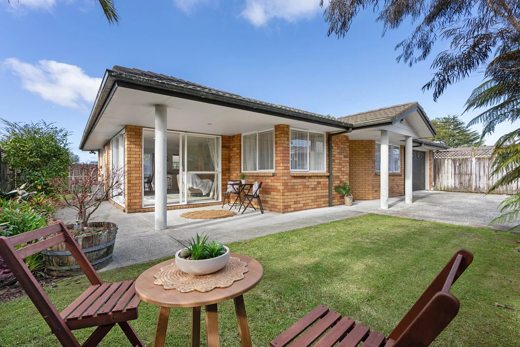 Tikipunga 2 Bedroom Sunny, Secure & Surprisingly Spacious!