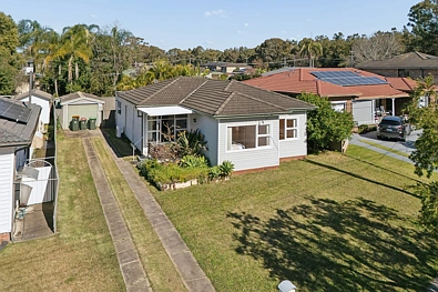 Toongabbie 4chambre Spacious Family Home with Outstanding future Development Potential(STCA)