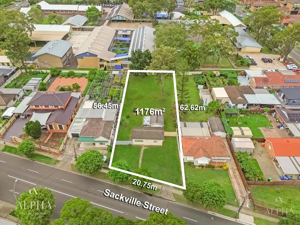 Canley Vale 1房 大土地 20.75m临街面 R3中密度区 潜在多住宅开发 靠近购物村与火车站 增长区优质地块 Prime Development Site | R3 Zone | 1,176sqm | 20.75m Frontage | High-Potential Growth Corridor
