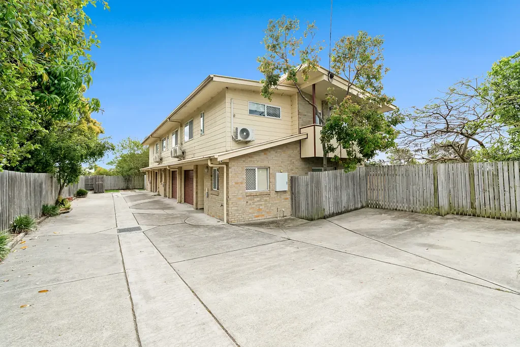 Acacia Ridge 9कमरा Three Townhouses, One Title, $2,400+ a Week