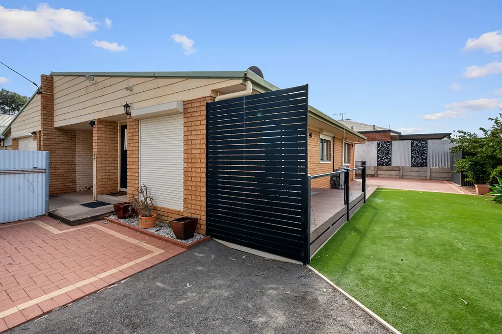Piccadilly 2 Bedroom First Home Buyers, Downsizers or Investors, STOP AND LOOK