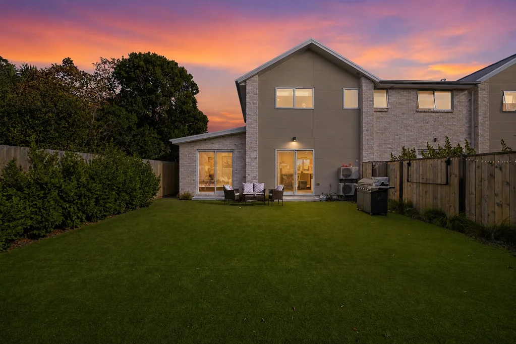 Dallington 3房  Rarely Available - Oversized Garden Living!