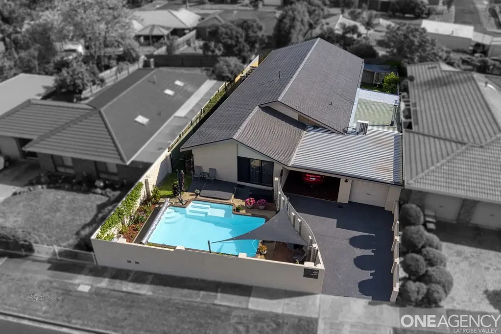 Traralgon 4部屋 Refined Interiors, Exceptional Outdoor Living