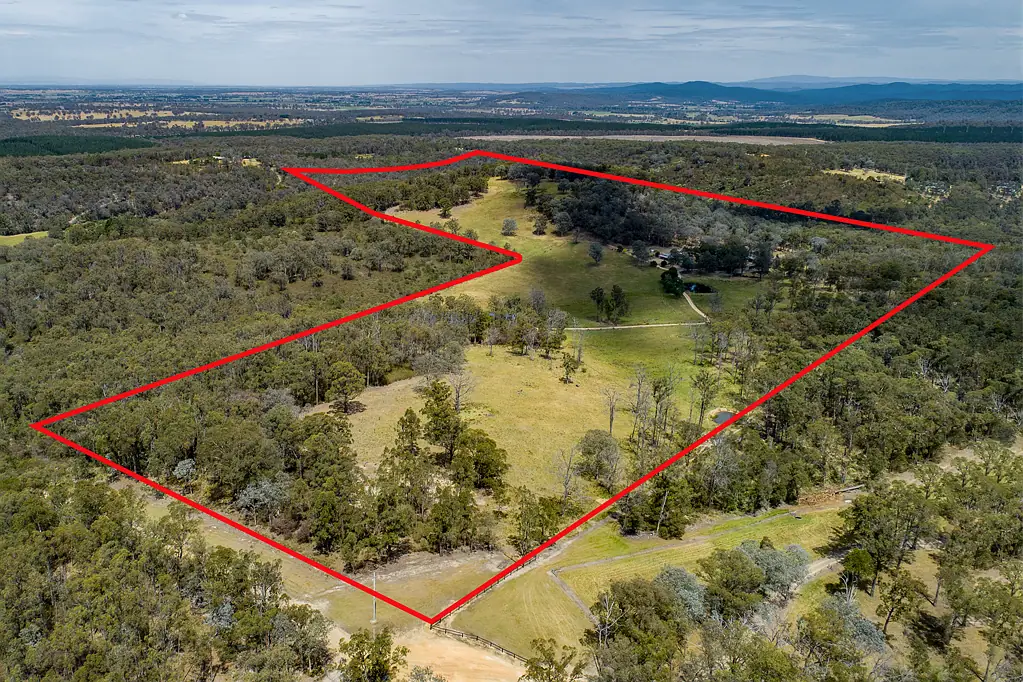 Briagolong 2침실 Escape with this off-grid farming rural retreat