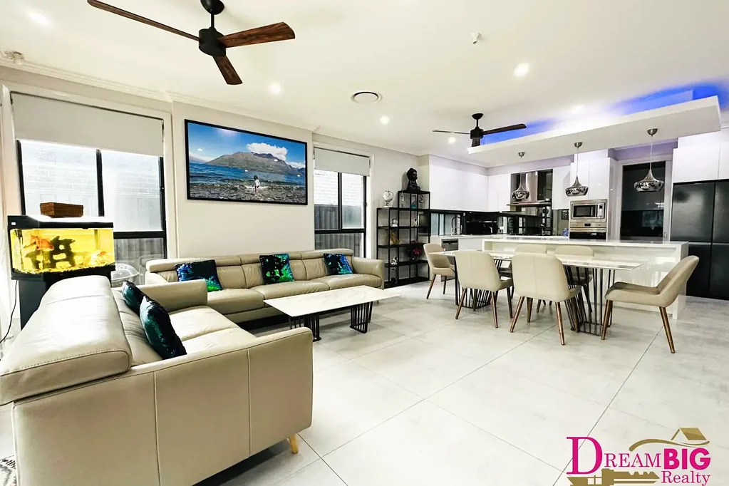 Great Location, Very Spacious & Solar panels!!