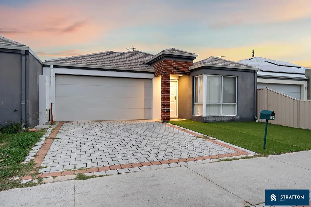 East Cannington 4ห้องนอน The Complete Family Package - 4x3, Games Room & Pool on 427sqm!