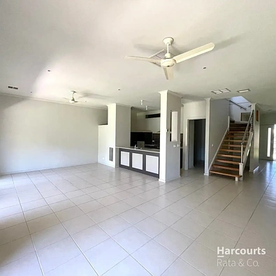 11 The Dairy, Epping, VIC 3076, 3房, 2浴, Townhouse