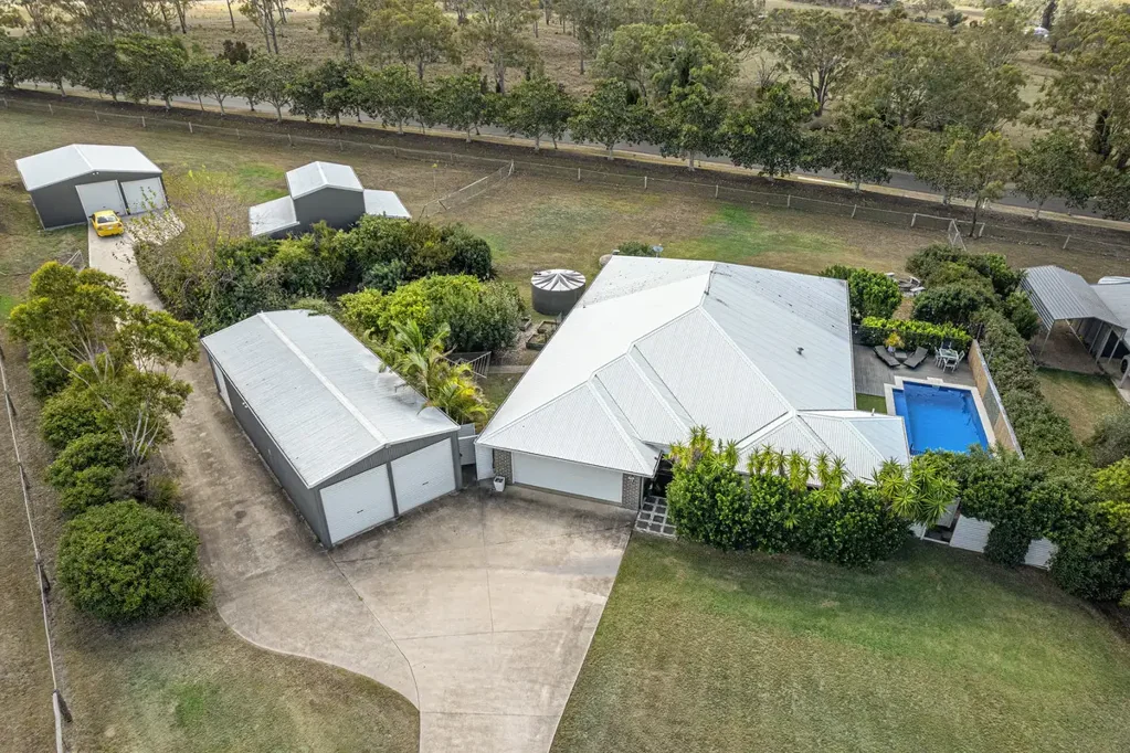 Gowrie Junction 4房  Luxurious Family Living in Highfields Ridge - 4610m2
