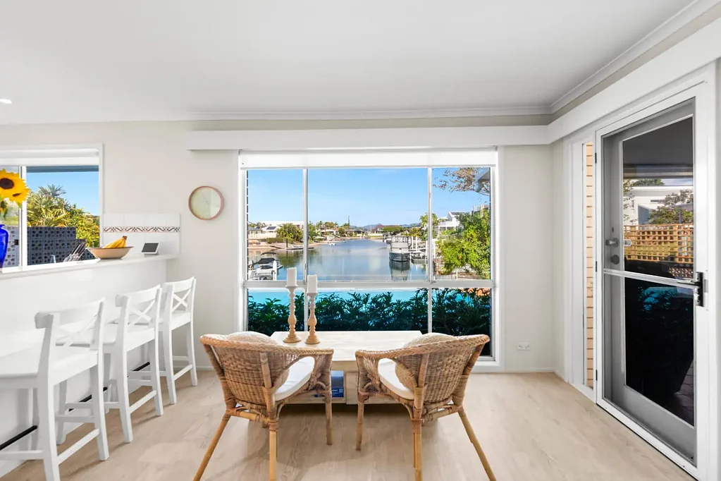 Bundall 3chambre Blue-Chip Waterfront Opportunity in Exclusive Sorrento