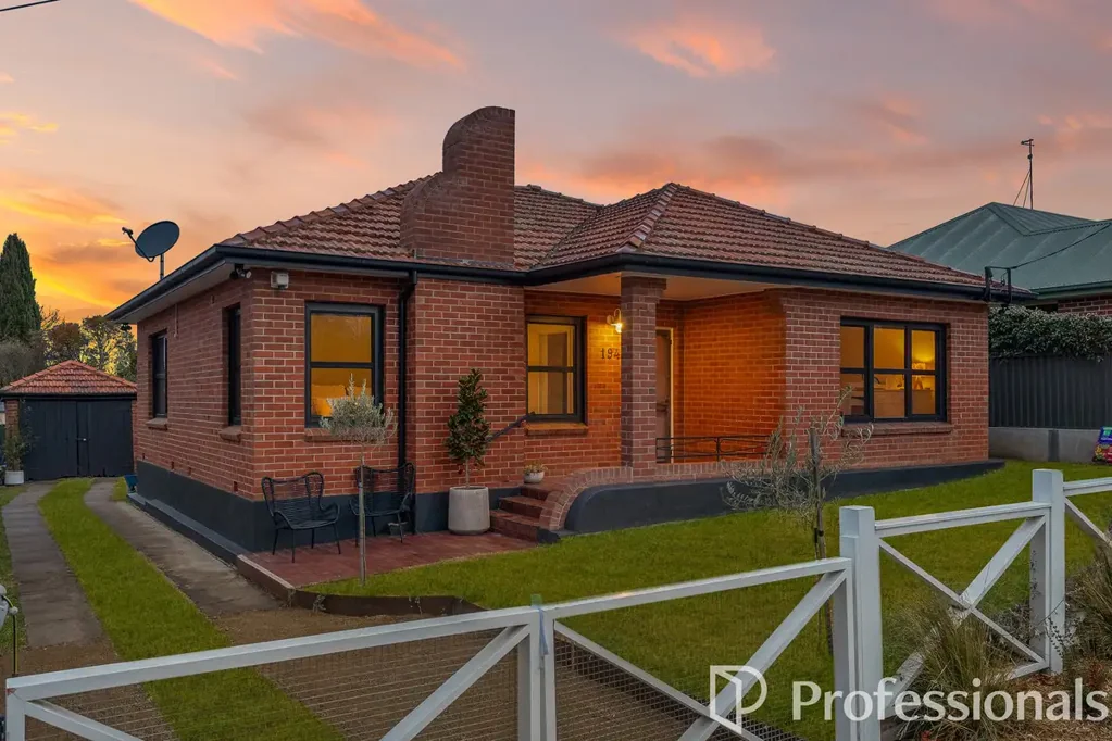 194 Bentinck Street, Bathurst, NSW 2795
