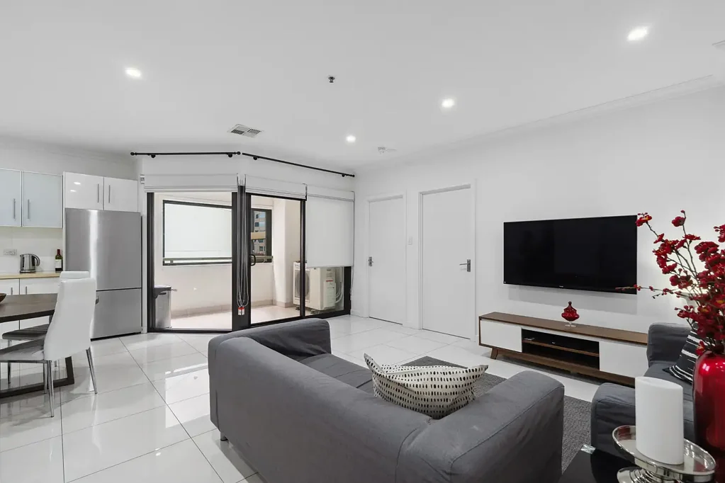 Spacious 3 Bedroom Apartment with Prime Amenities