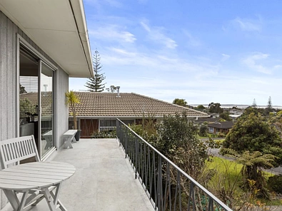 16 Manhattan Heights, Glendene, Auckland - Waitakere, 2 침실, 1 욕실