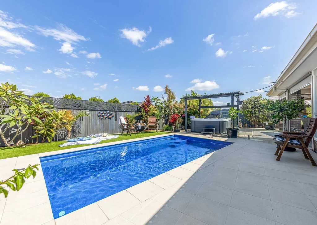 Beerwah 4બેડરૂમ Charming Modern Home with Backyard Oasis