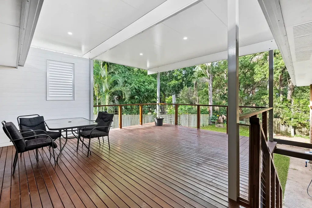 Alexandra Hills 3Phòng ngủ Modern + Private + Dual Side Access + Huge Rear Deck + 880m2 Block!