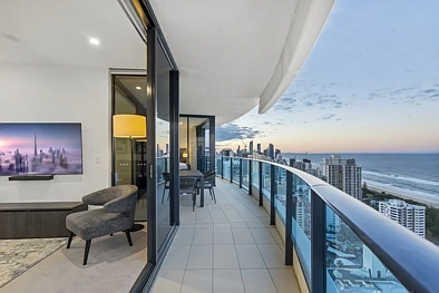 Broadbeach 2房  Coveted High-Floor Position