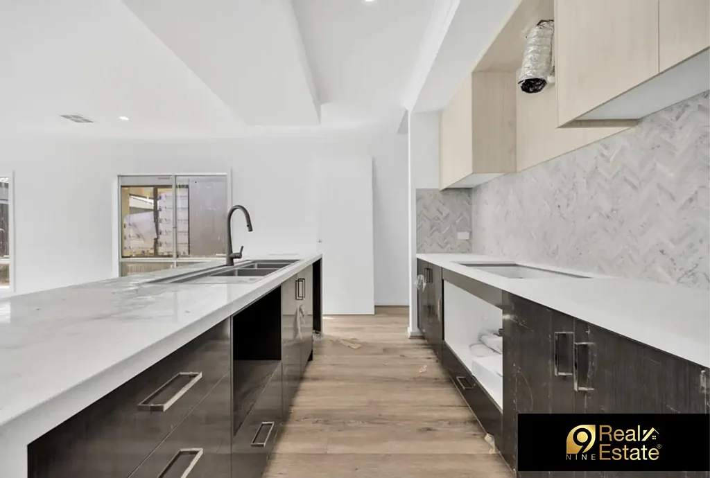 Wyndham Vale 4Moenga BRAND NEW, FULLY UPGRADE, CLOSE TO SCHOOLS AND SHOPPING CENTRE FHOG AVAILABLE