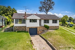 56 Salisbury Street, Uralla
