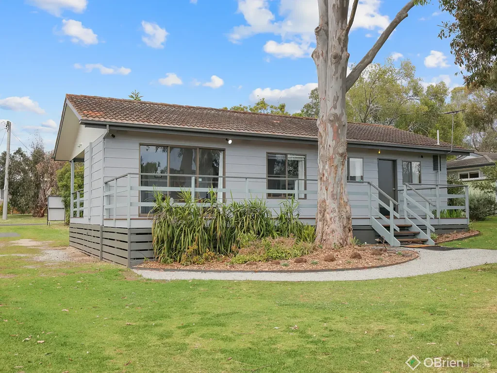 18 Island Crescent, Cowes, VIC 3922