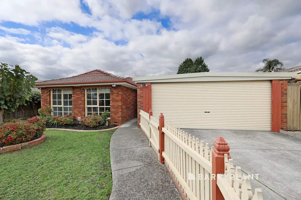 15 St Lawrance Way, Rowville, VIC 3178