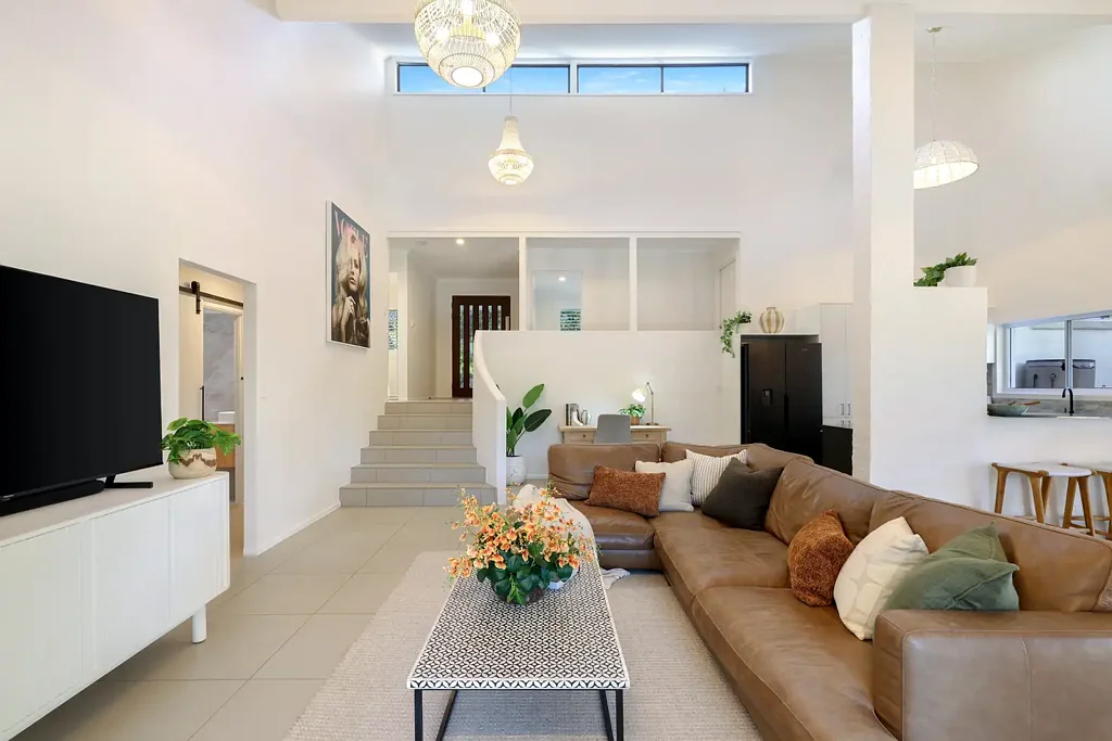 Nerang 4房  Renovated, Refined & Set on the River - Significant price reduction