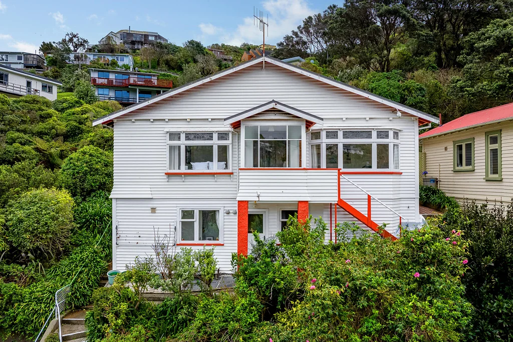 Island Bay 3 Bedroom HOME SWEET HOME & INCOME