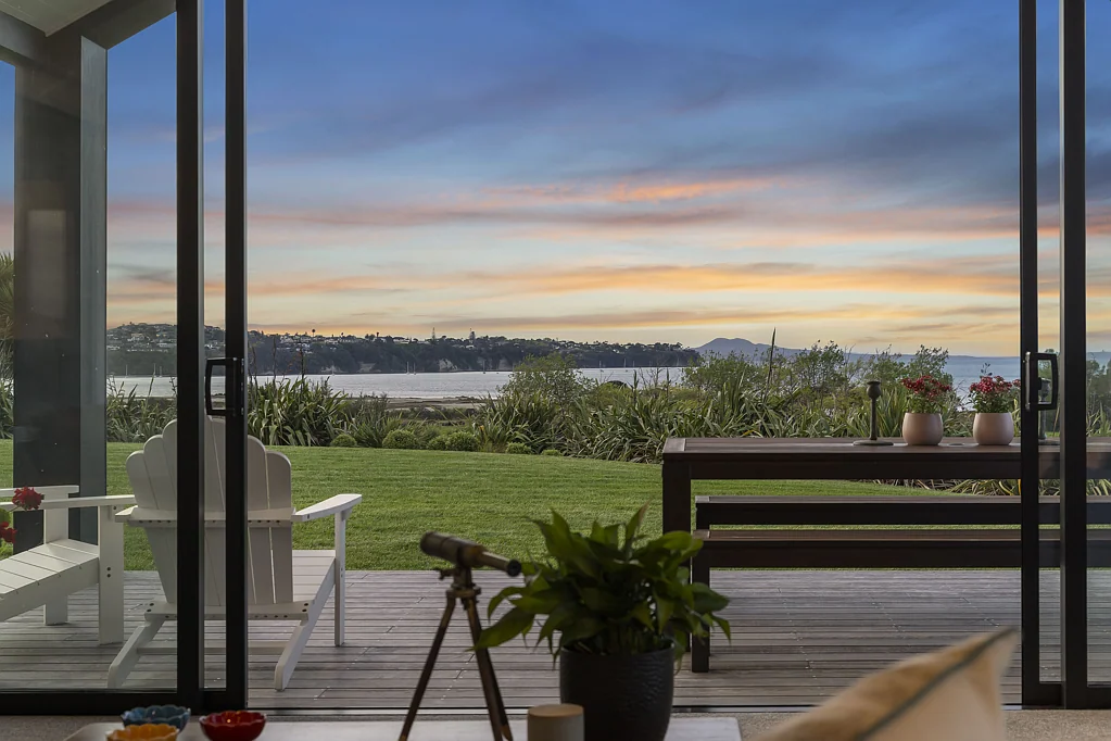 Whitford 5chambre Elevated Coastal Living - Architectural Design, Panoramic Views & Family Flexibility
