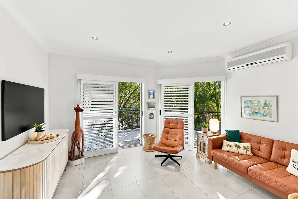 Burleigh Heads 2房  YOUR ULTIMATE BEACHSIDE LIFESTYLE STARTS HERE