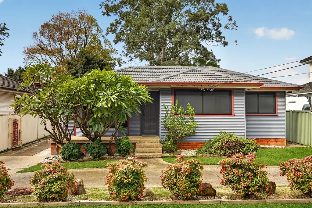 Old Toongabbie 3कमरा Beautifully Renovated Family Home with Exceptional Outdoor Entertaining
