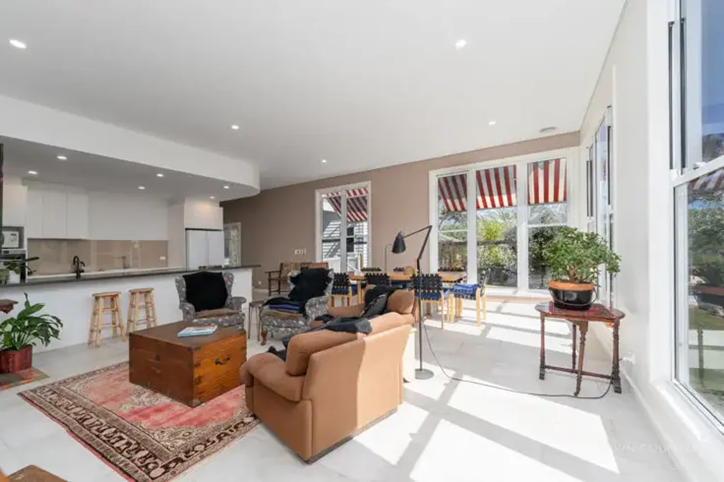 Stunning and Modern Family Home!