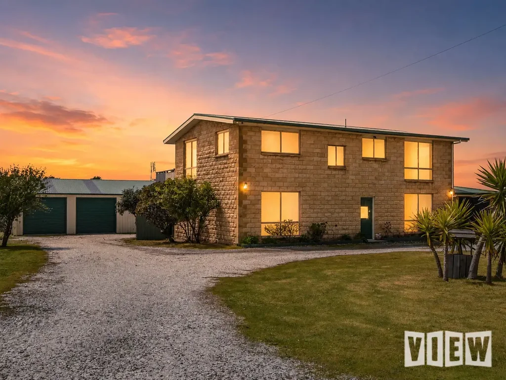 Lulworth 4Phòng ngủ A view worth Living in – Ocean Views and Income Options
