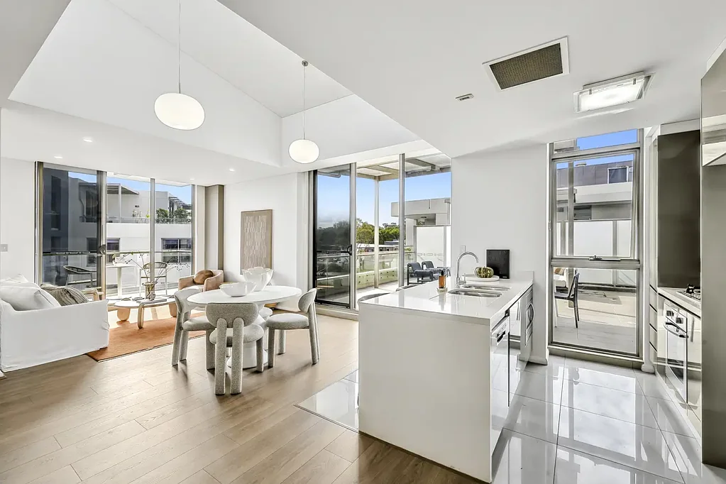 Warriewood 2Moenga Impressive 175sqm Apartment with Expansive Alfresco Entertaining