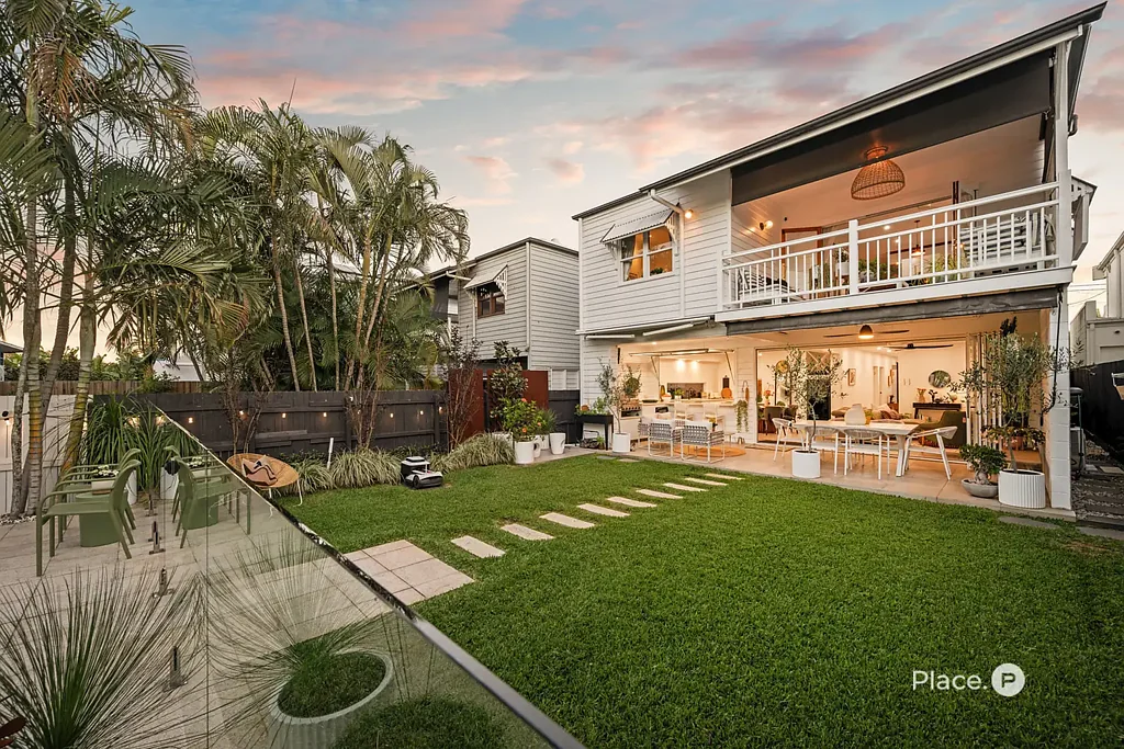 Hawthorne 5Zimmer Flexible Family Living in Hawthorne's Prestigious River Avenue Precinct