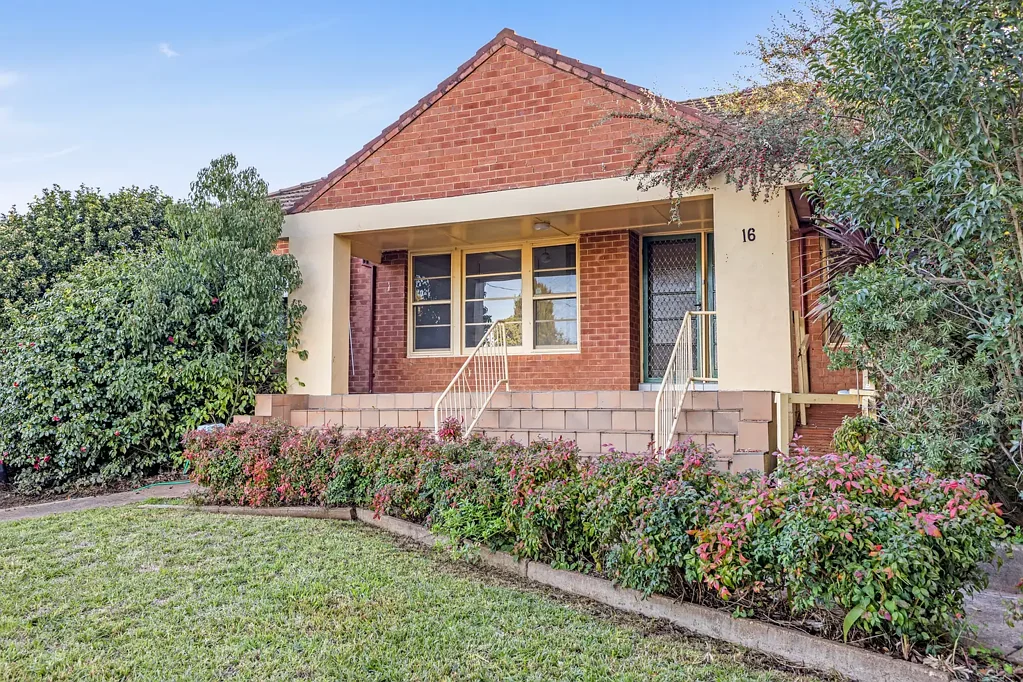 Parkes 4침실 Spacious Family Home in Sought-After East Parkes
