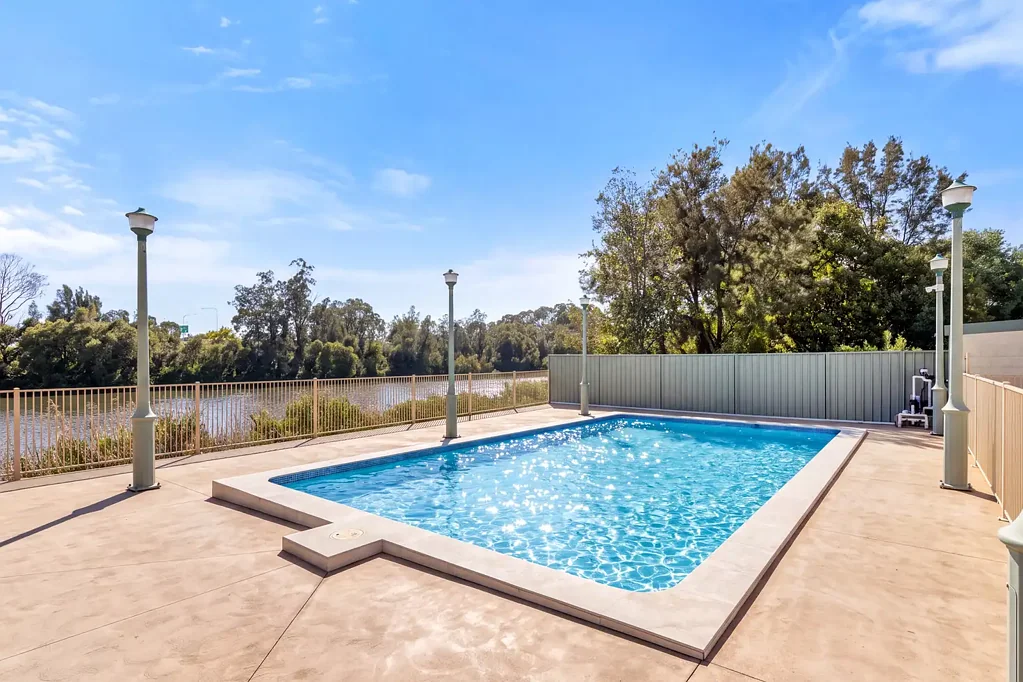 Chipping Norton 3Kwarto Absolute Waterfront Living with Resort-Style Appeal