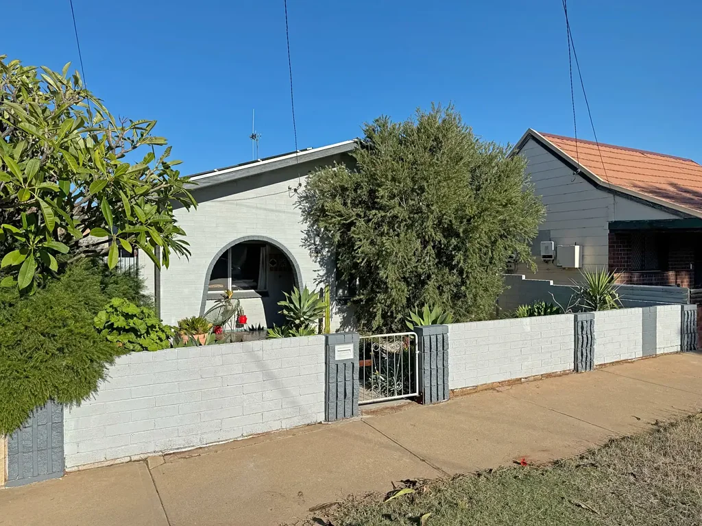 Broken Hill 2房  A home with heart