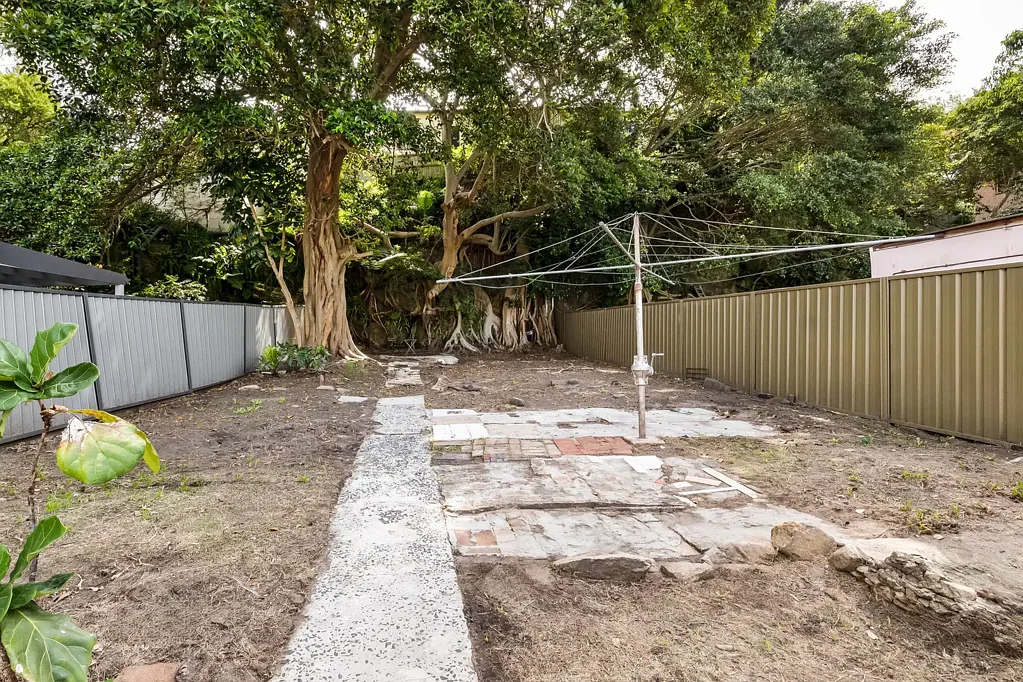 Marrickville 2房 宽敞庭院411㎡ 公园旁绝版地 燃气厨房 书房 主卧带阳光房 西北朝向阳光院 Freestanding bungalow in coveted parkside locale