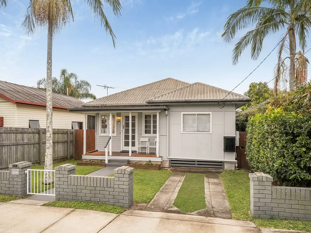 Scarborough 3房 迷人的Scarborough小屋，距离海滩仅600米 Charming Scarborough Cottage Just 600m from the Beach