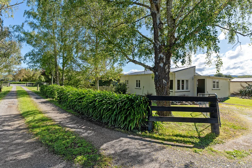 Carterton  Rare Dual Dwelling in Dalefield