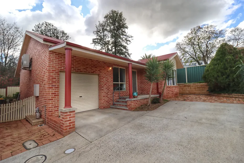 Cowra 2 Bedroom Low Maintenance in Convenient Location