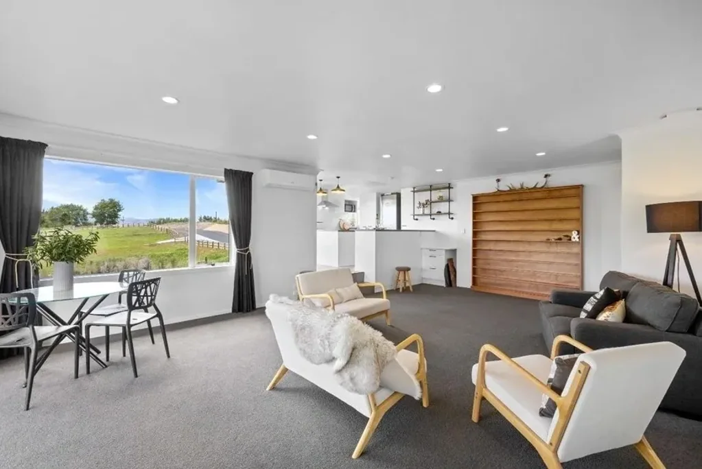 Kaiwaka 3部屋 HUGE 4535m Land + Renovated Family Home!