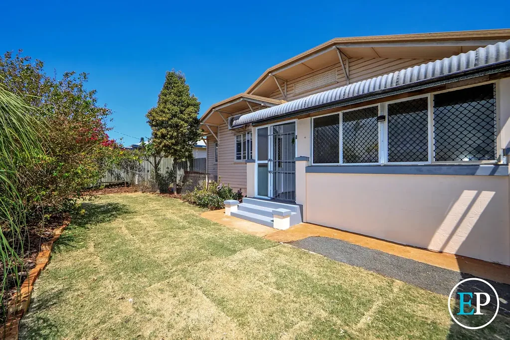 Charming 3-Bedroom Retreat Offering Comfort, Convenience & Privacy