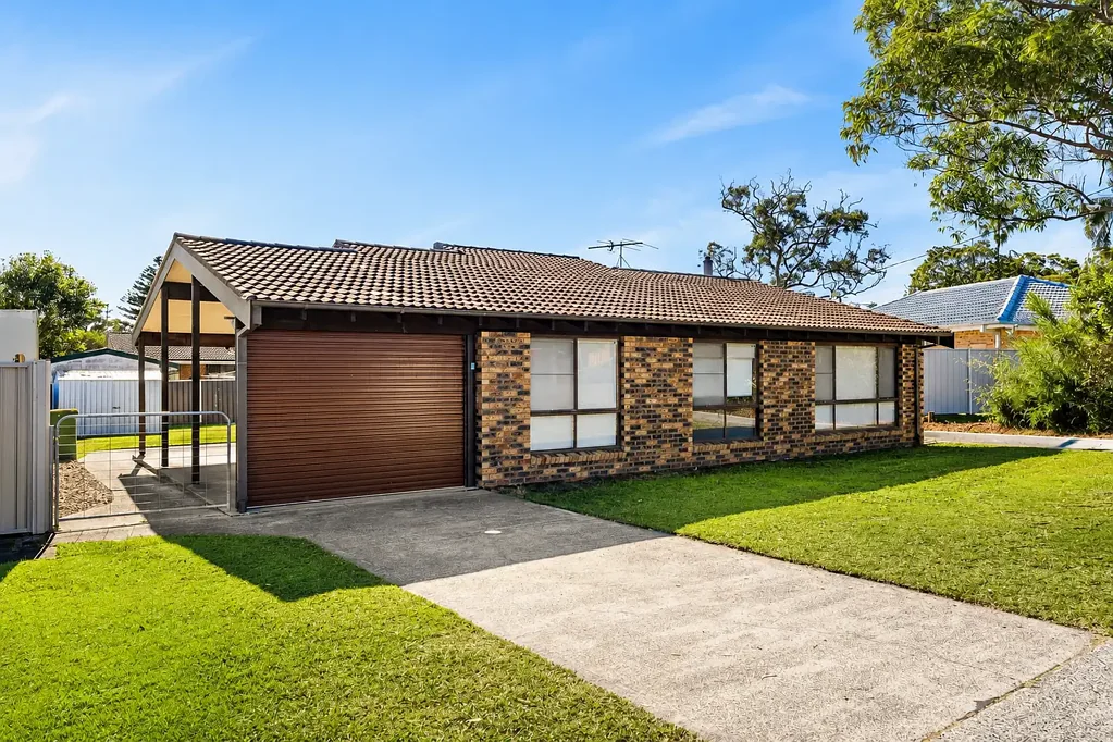 Noraville 3Phòng ngủ Rare Beachside Gem with DA-Approved Potential