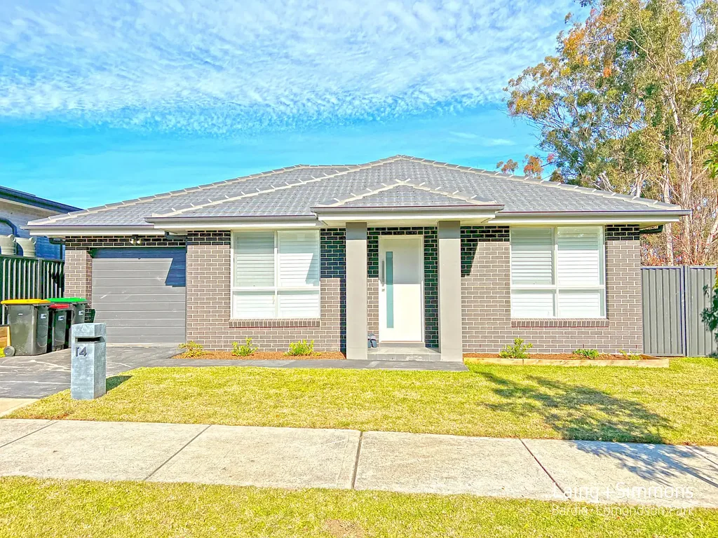Single Storey Modern Family Home - Floorboards throughout!