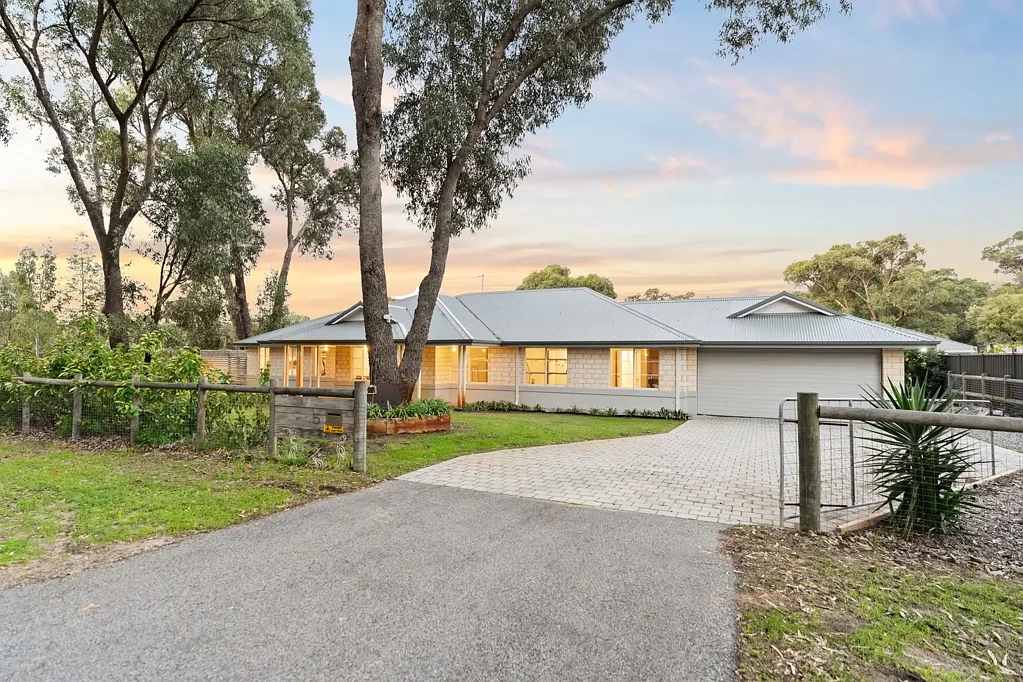 5 Ayrton Court, Golden Bay, WA 6174