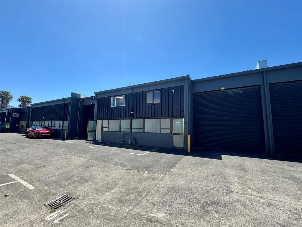 Mangere CBRE | Dual Versatile Units in a Secure Complex