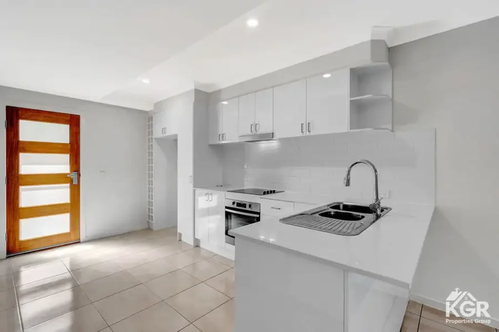 Mount Gravatt 3कमरा Contemporary Townhouse Living in the Heart of Mount Gravatt