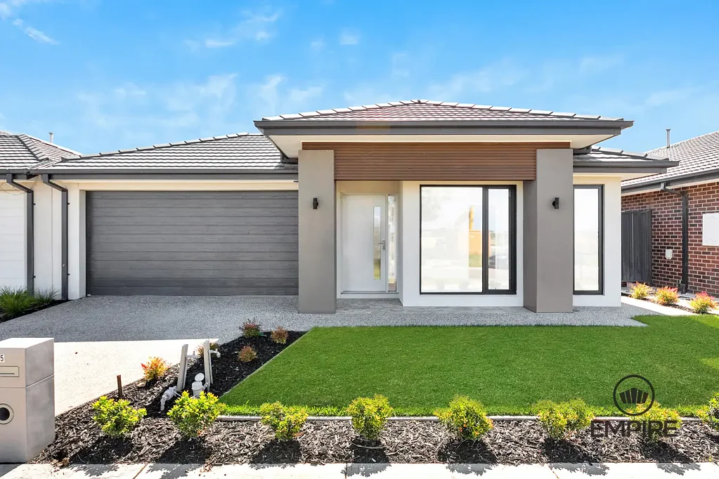 65 Shearjoy Loop, Clyde North, VIC 3978